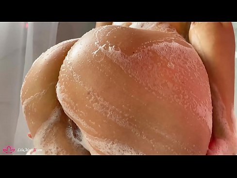 ❤️ Brunette شاور میں شدید orgasm کے لئے وائبریٹر کے ساتھ بلی میں مشت زنی کرتی ہے۔ ☑  ہم پر  ❌️